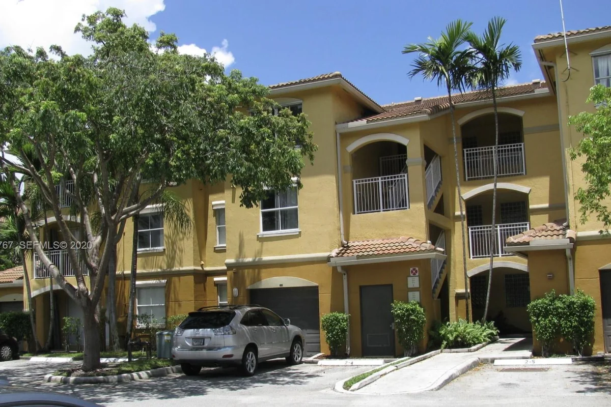 155 NW 96th Ter #302, Pembroke Pines: photo 1 of 13
