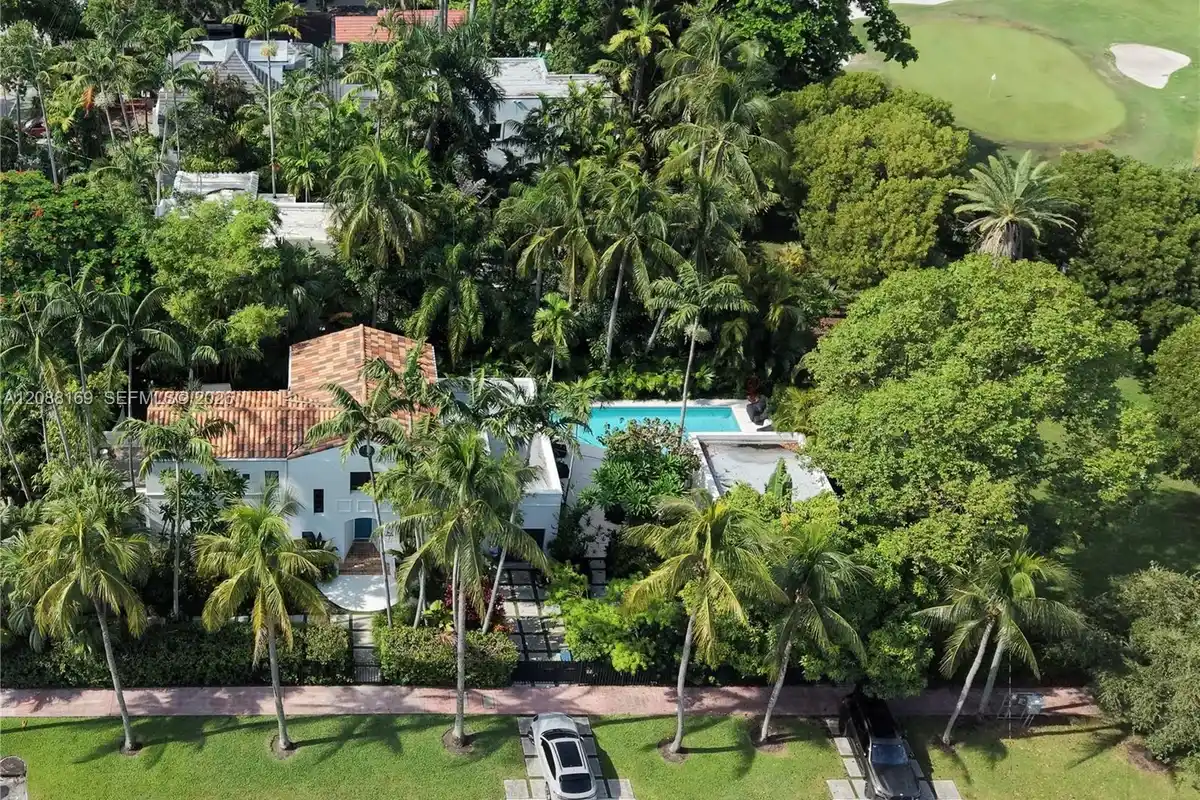 House in Miami Beach: photo 1 of 25