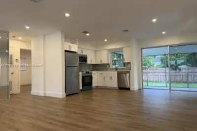 3034 Arthur St, Hollywood: photo 1 of 29