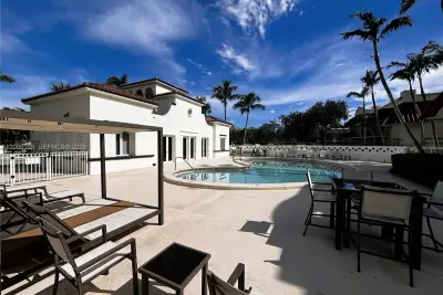 6703 N Kendall Dr #405, Pinecrest: photo 1 of 25