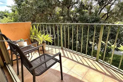 9360 Fontainebleau Blvd #612, Miami: photo 1 of 21