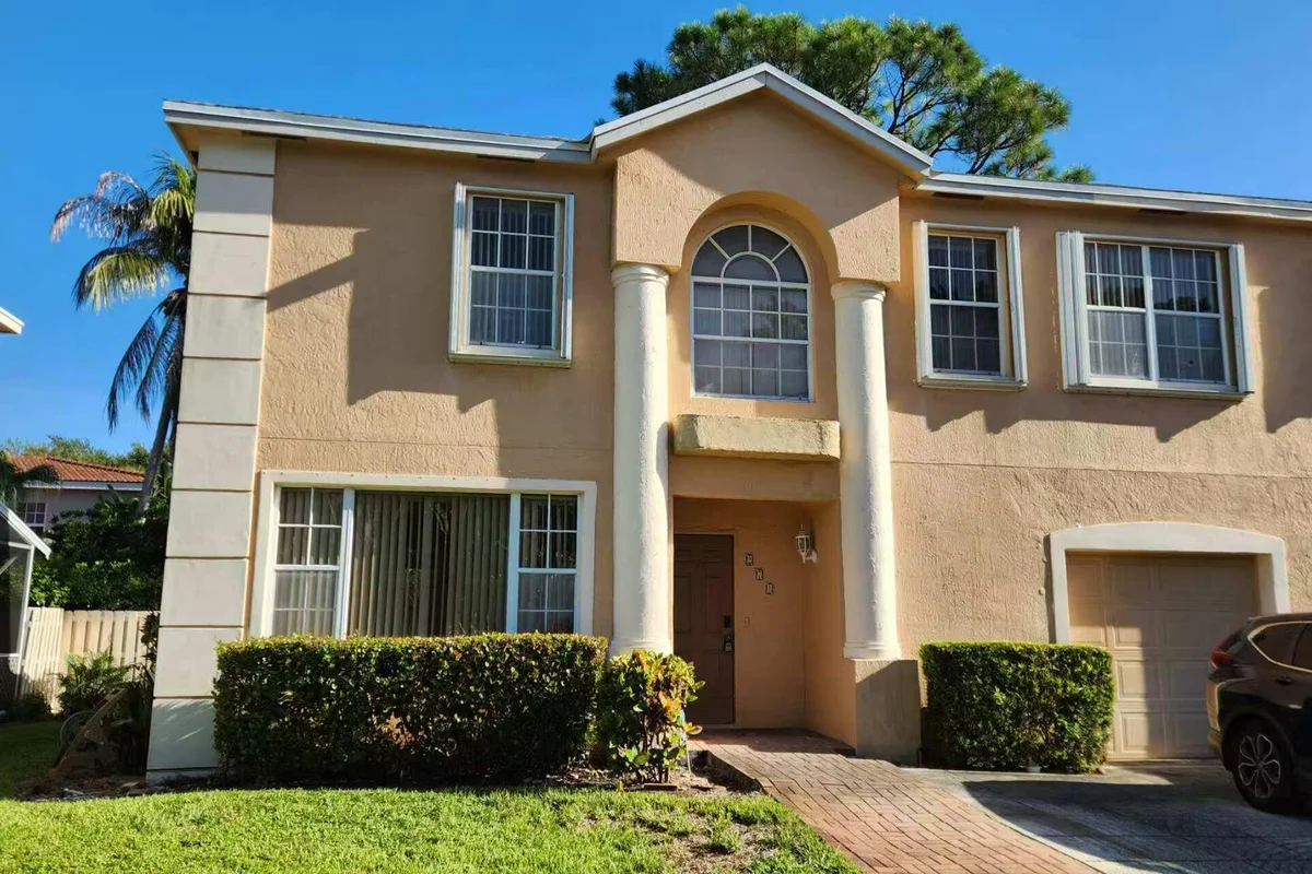 271 Live Oak Ln, Jupiter: photo 1 of 28
