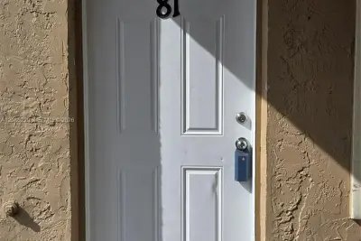 4181 NW 114th Ave, Coral Springs: photo 1 of 15