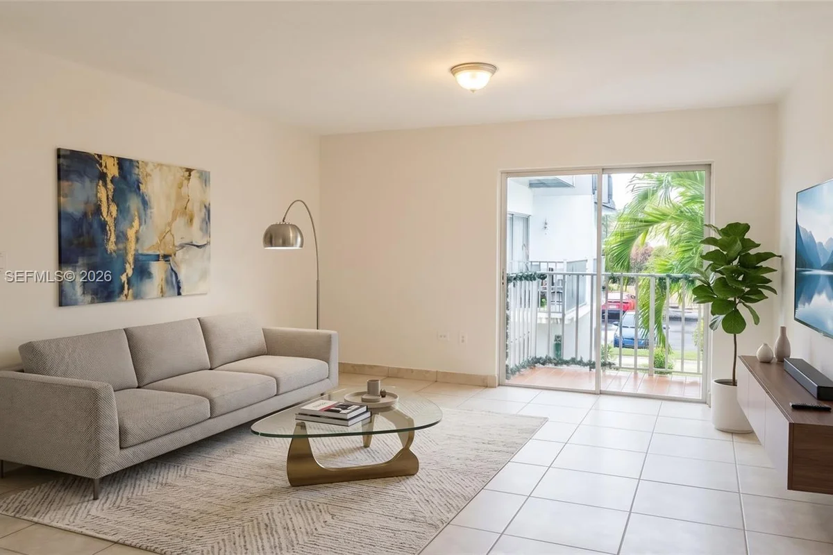 7238 SW 94th Pl #D5, Miami: photo 1 of 16