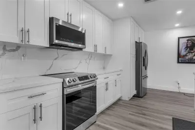 4861 NW 6th Ct, Plantation: photo 1 of 25