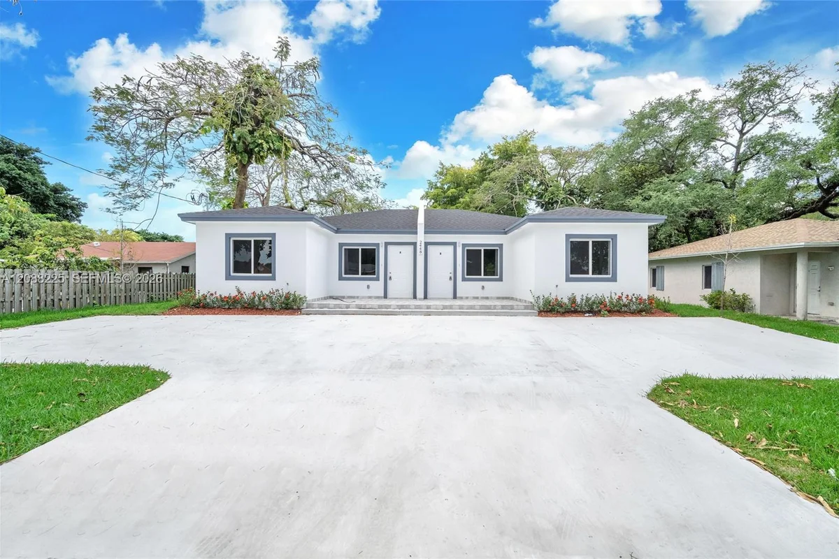 2448 NW 42nd St #A, Miami: photo 1 of 32