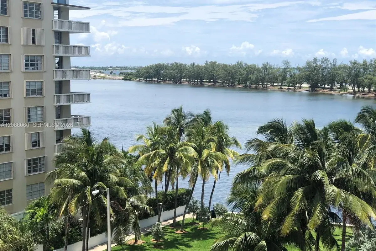 150 SE 25th Rd #7E, Miami: photo 1 of 42