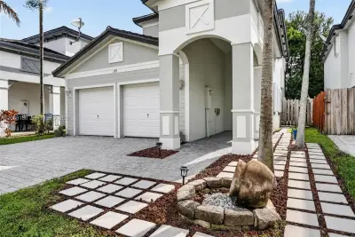 159 NE 36th Ter, Homestead: photo 1 of 60