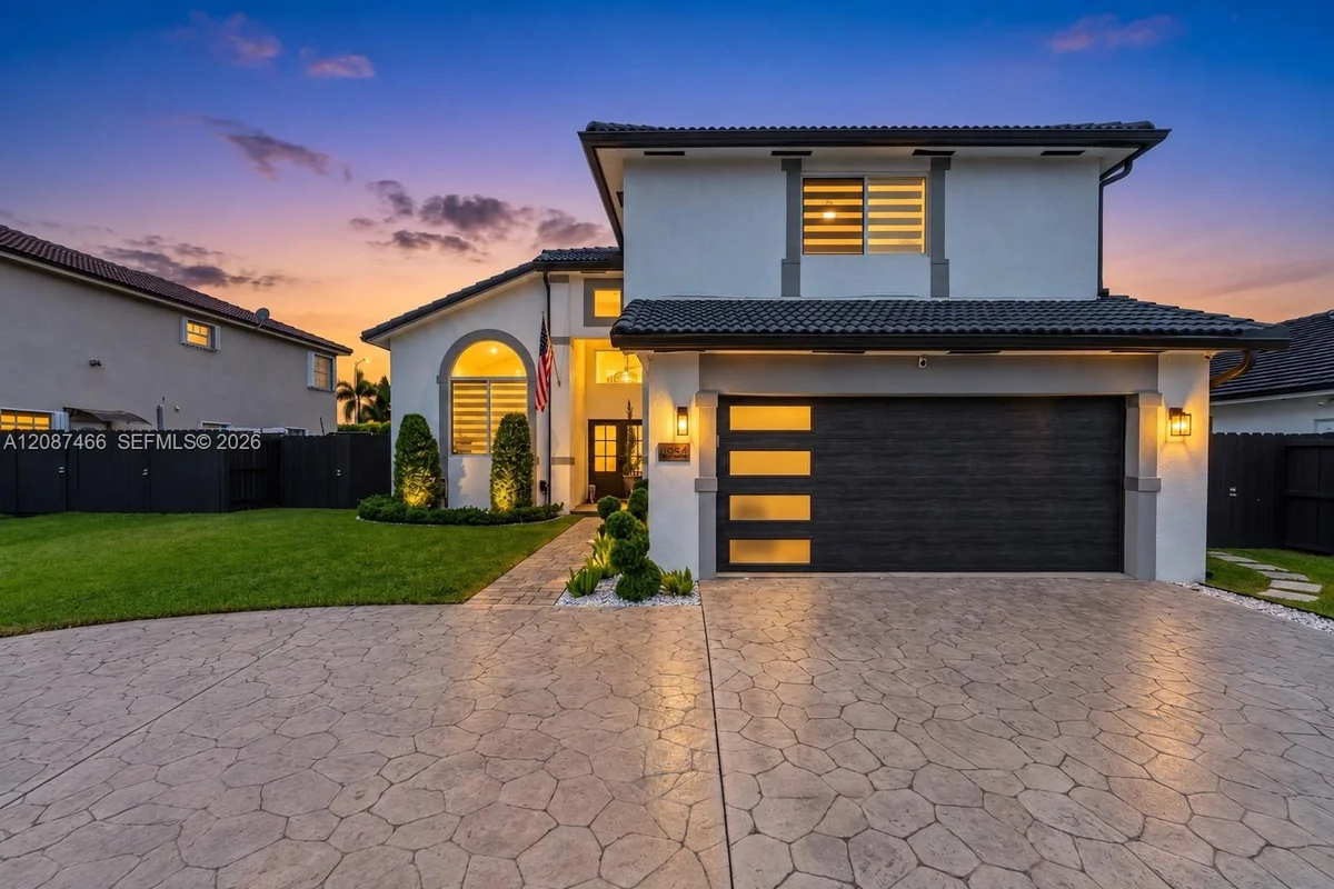 9164 SW 166th Ct, Miami: photo 1 of 45