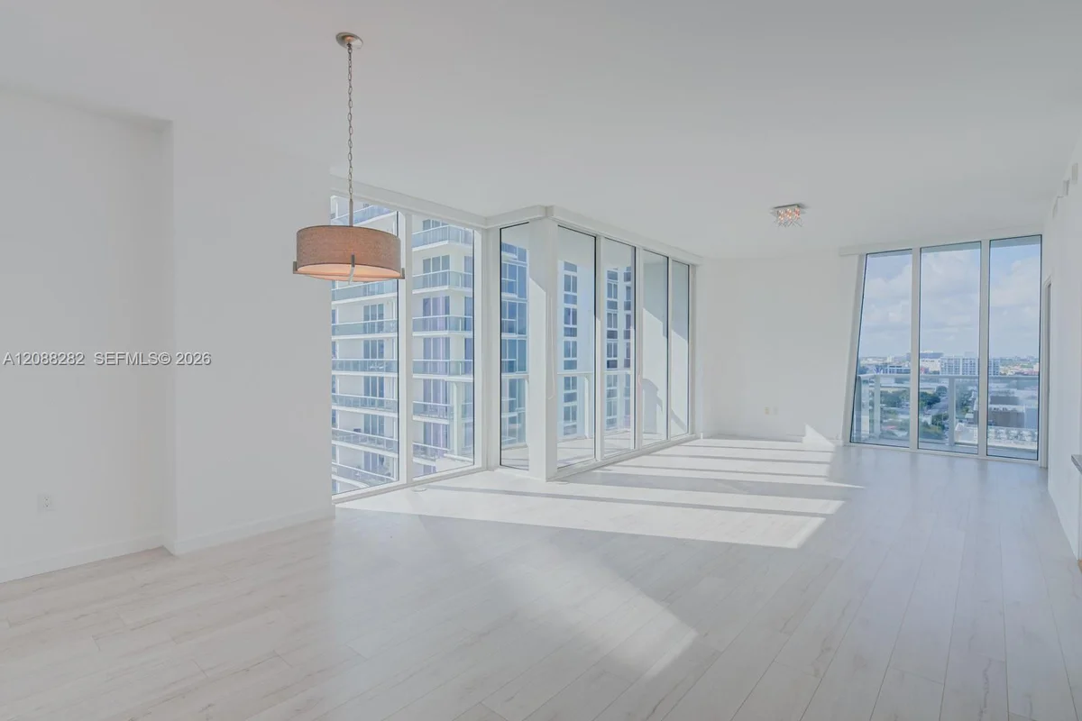 601 NE 27th St #1502, Miami: photo 1 of 27