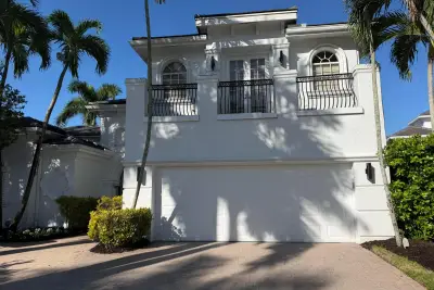 6493 Enclave Way, Boca Raton: photo 1 of 23