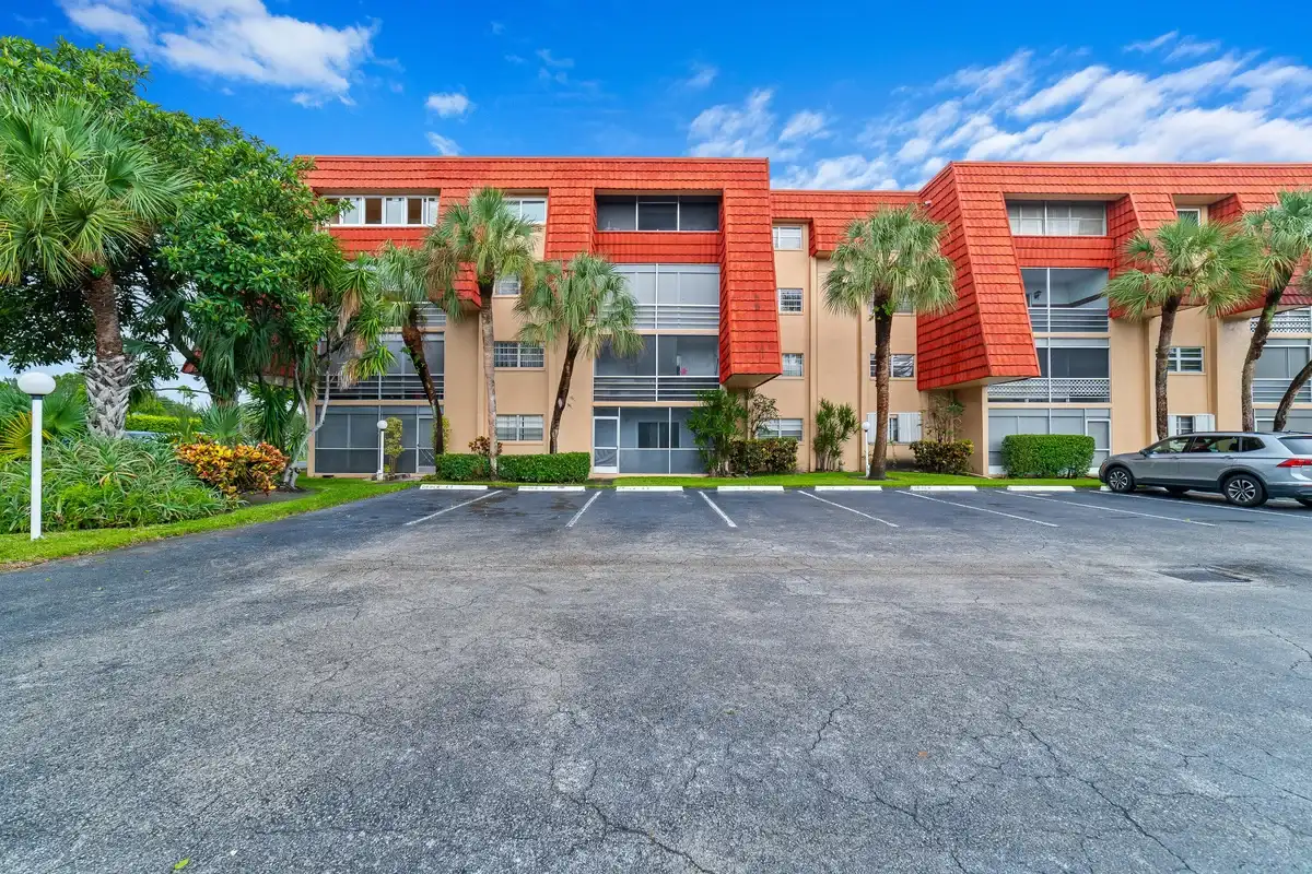 22615 SW 66th Ave #307, Boca Raton: photo 1 of 34