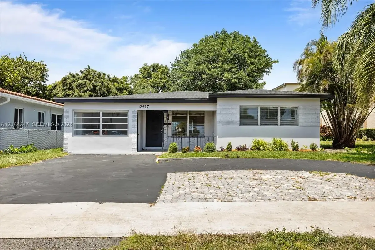 2517 Polk St, Hollywood: photo 1 of 53