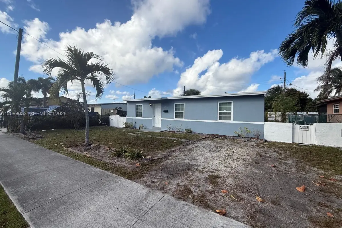 381 NW 16th St, Pompano Beach: photo 1 of 13