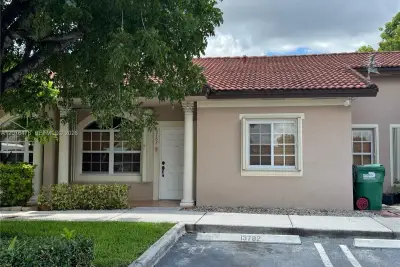 13782 SW 171st Ln, Miami: photo 1 of 12
