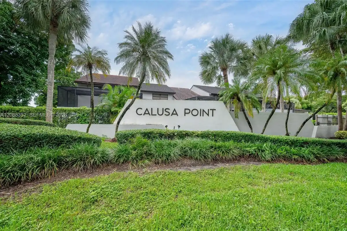 8999 SW 133rd Ct #B, Miami: photo 1 of 33