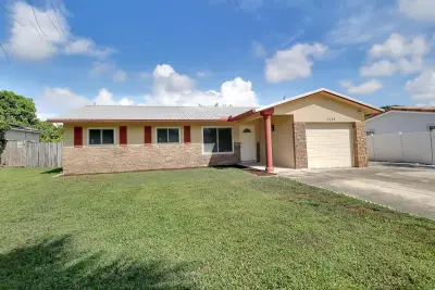 2233 NW 3rd Ave, Boca Raton: photo 1 of 37