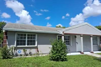 1341 SW 73rd Ave, North Lauderdale: photo 1 of 22
