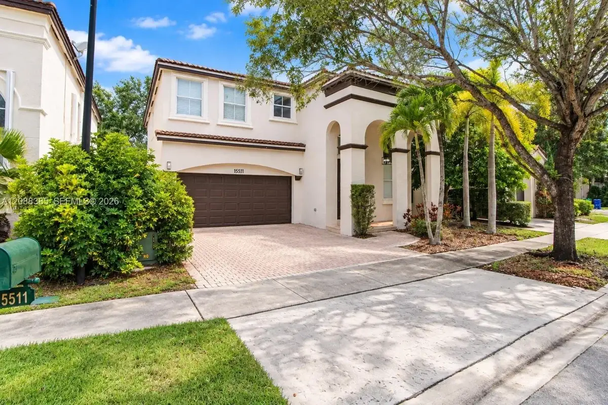 15511 SW 50th Ct, Miramar: photo 1 of 37