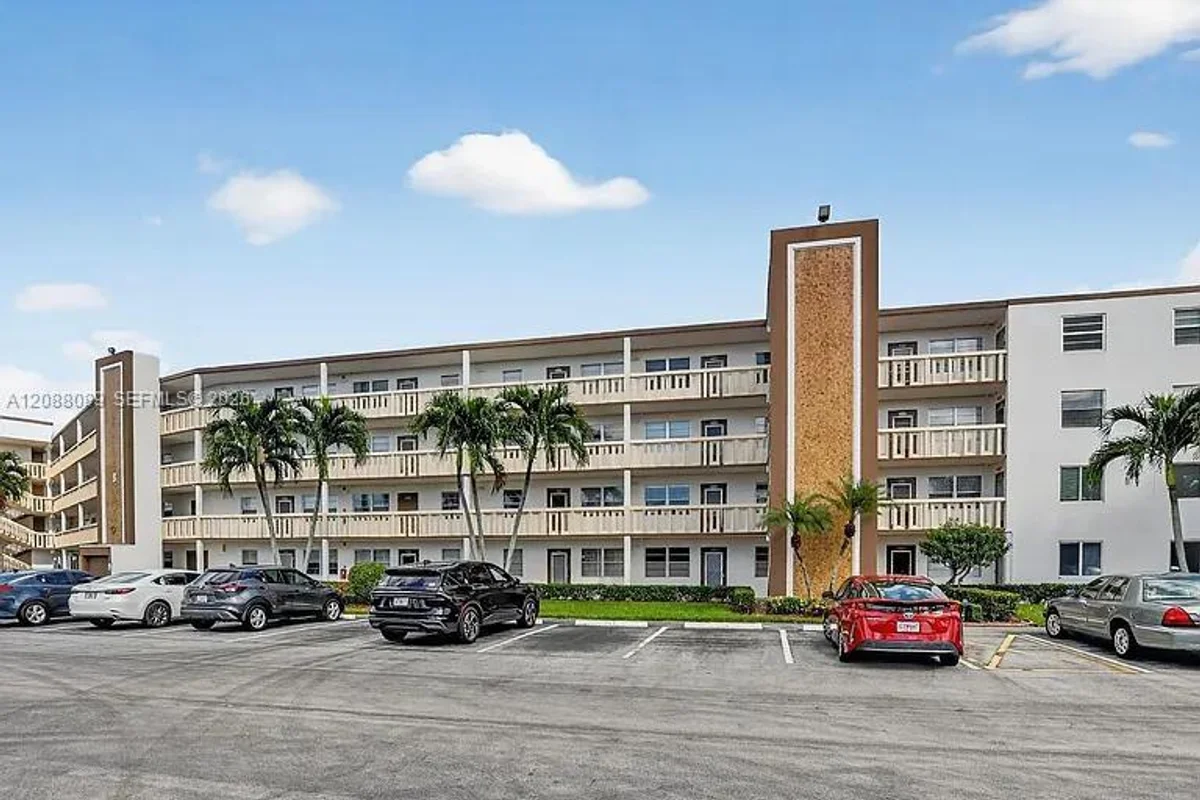4076 E Guildford E #4, Boca Raton: photo 1 of 21