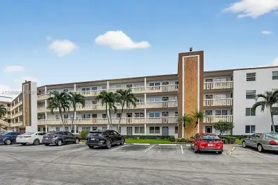 4076 E Guildford E #4, Boca Raton: photo 1 of 21