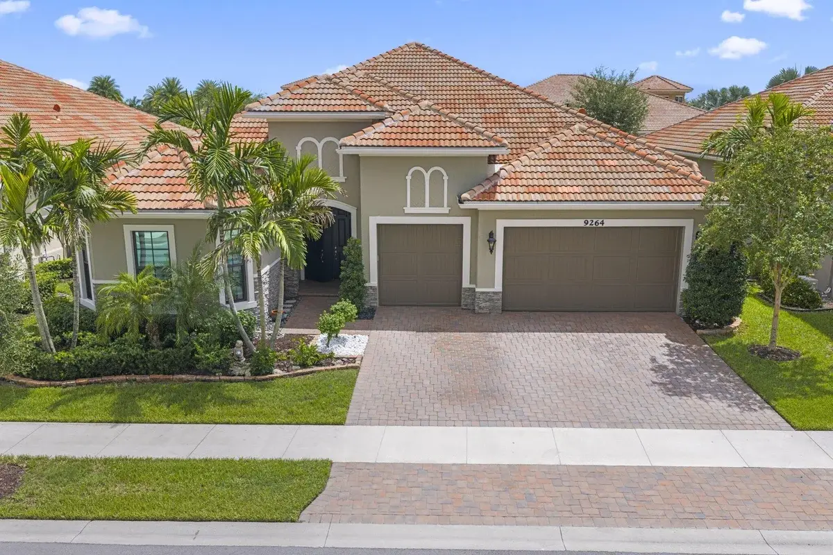 9264 Porto Way, Parkland: photo 1 of 54