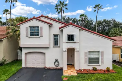 1330 NW 125th Ter, Sunrise: photo 1 of 43