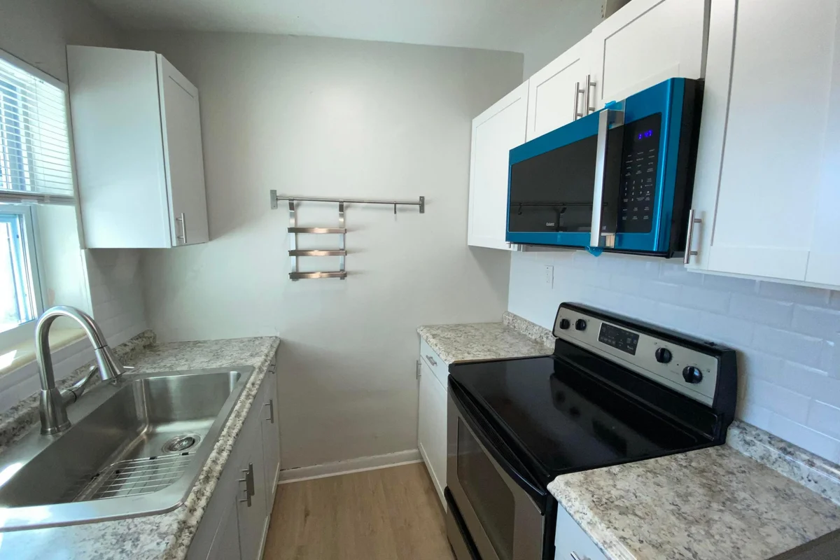 110 Old Spanish Trl, Lantana: photo 1 of 18