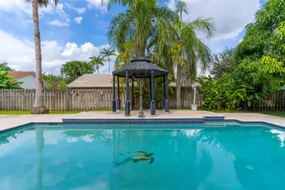 16080 SW 155th Ct, Miami: photo 1 of 28