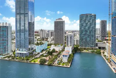 600 NE 27th St #704, Miami: photo 1 of 18