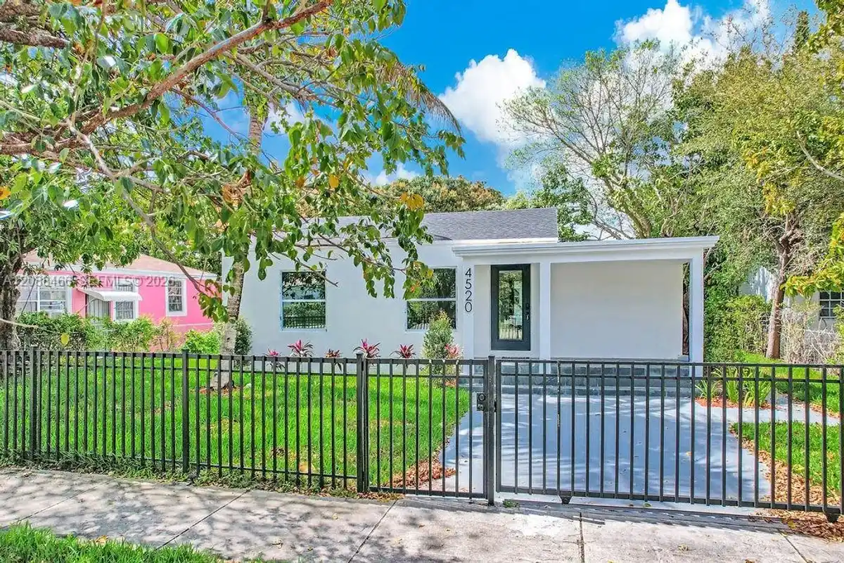 4520 NW 3rd Ave #A, Miami: photo 1 of 68