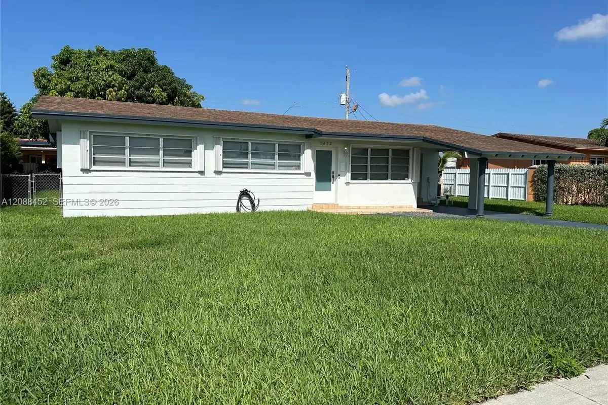 5372 W 4th Ln, Hialeah: photo 1 of 28