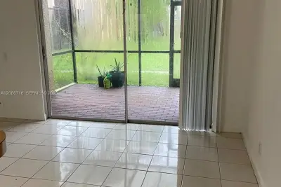 4527 Treehouse Ln #3B, Tamarac: photo 1 of 14