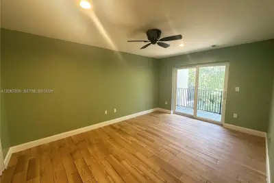 1718 NW 56th Ave, Lauderhill: photo 1 of 11