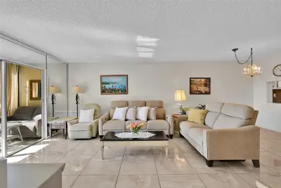 2350 NE 14th Street Cswy #609, Pompano Beach: photo 1 of 42