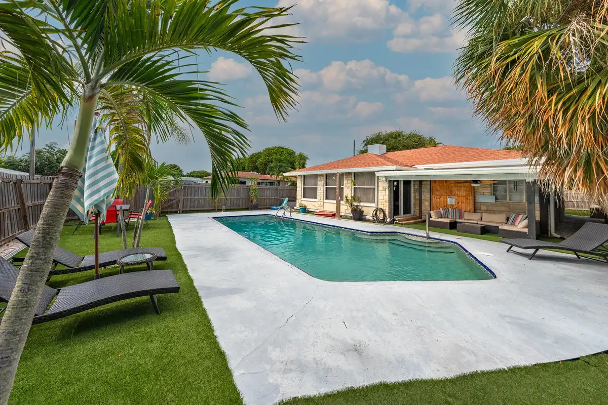 1202 N K St, Lake Worth Beach: photo 1 of 28