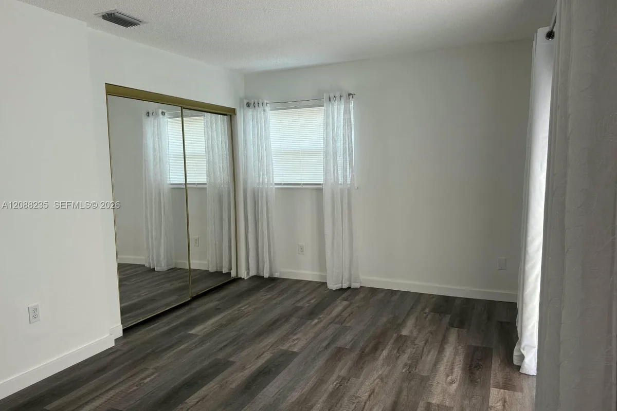 16601 SW 149th Pl, Miami: photo 1 of 6