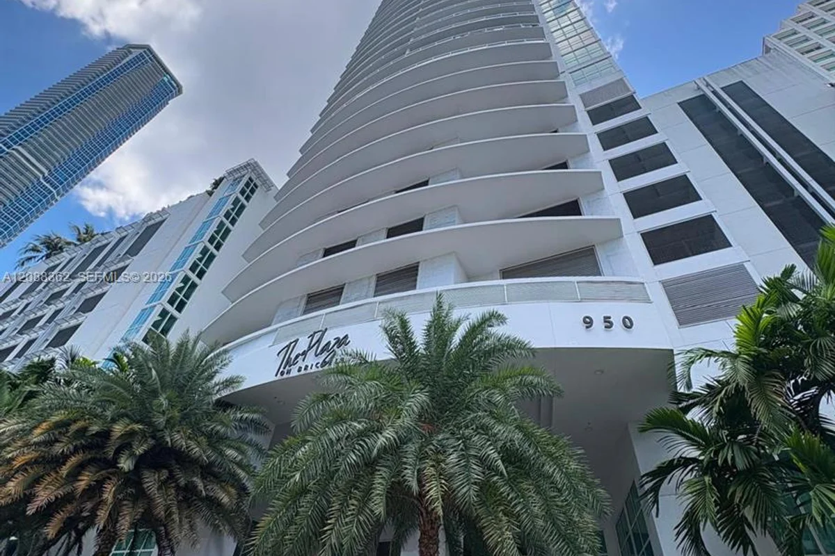 950 Brickell Bay Dr #4505, Miami: photo 1 of 19