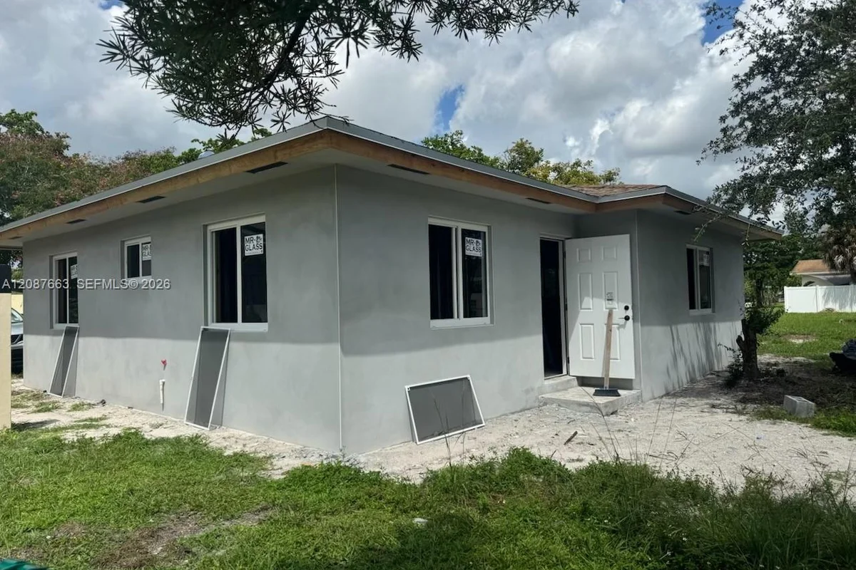 2883 NW 191st Ter, Miami Gardens: photo 1 of 5