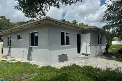 2883 NW 191st Ter, Miami Gardens: photo 1 of 5