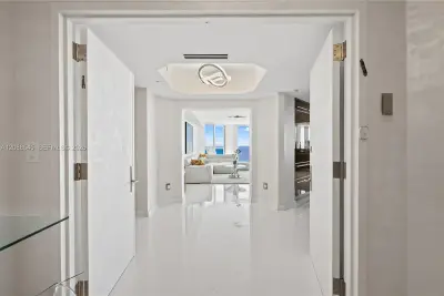 2711 S Ocean Dr #1902, Hollywood: photo 1 of 38