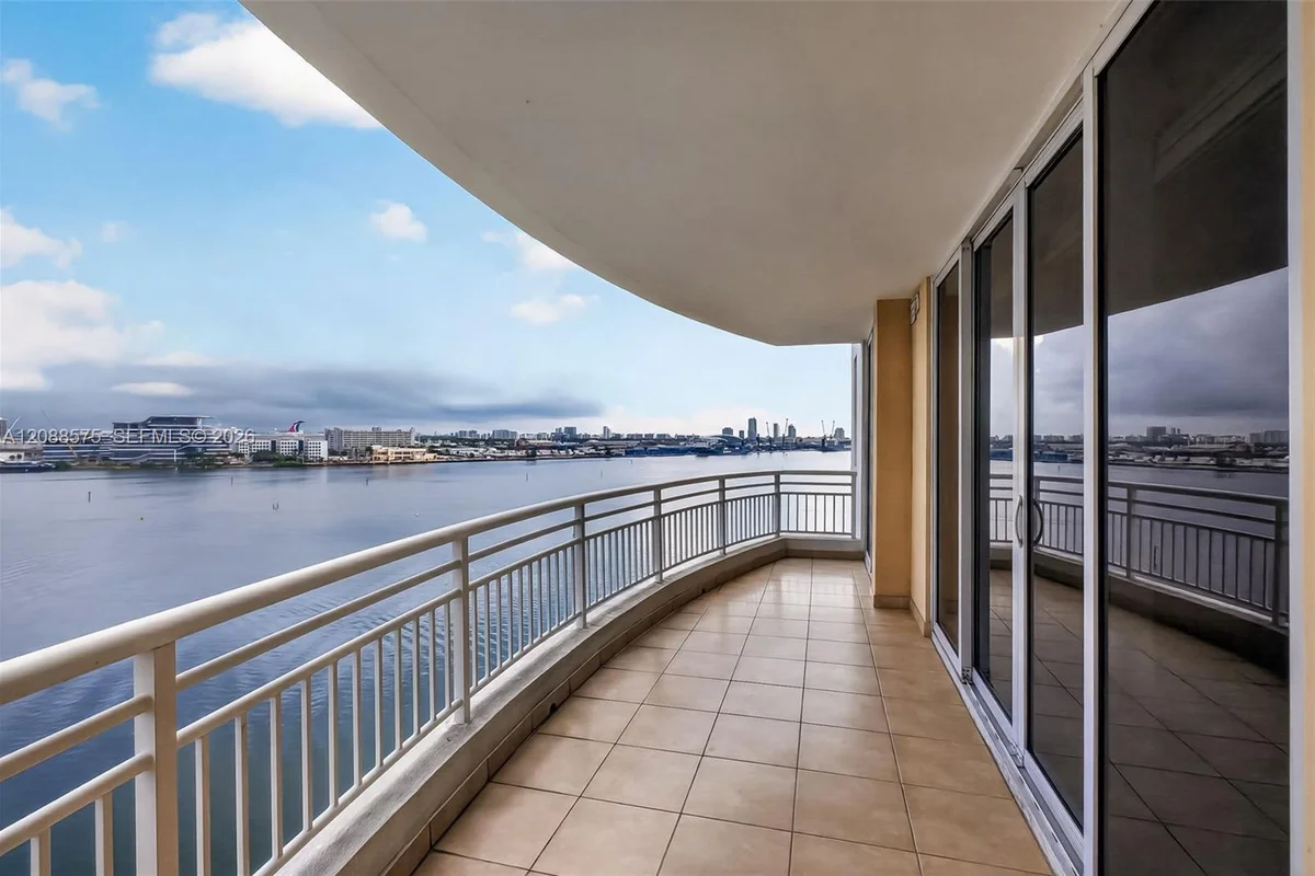 848 Brickell Key Dr #1104, Miami: photo 1 of 16