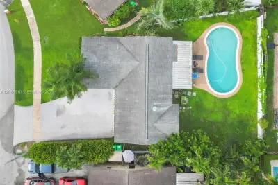 2160 NW 110th Ave, Sunrise: photo 1 of 38
