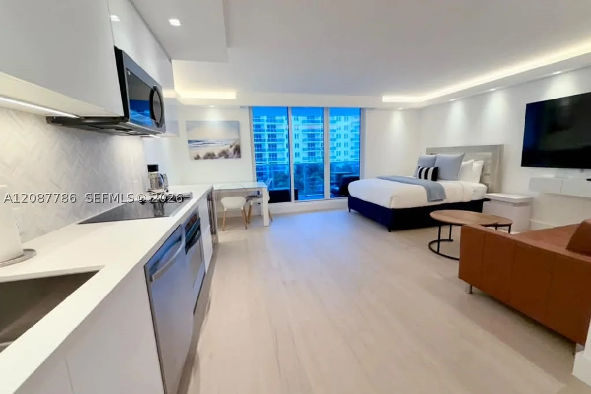 2301 Collins Ave #920, Miami Beach: photo 1 of 17