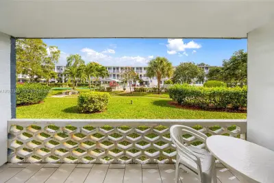 15610 NE 6th Ave #7D, Miami: photo 1 of 45