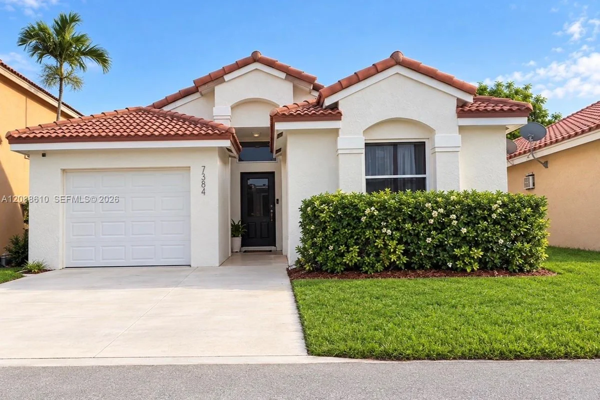 7384 Granada Way, Margate: photo 1 of 19