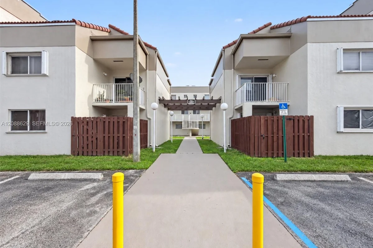 14901 SW 80th St #115, Miami: photo 1 of 20