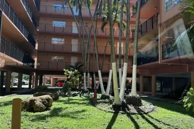 1990 W 56th St #1320, Hialeah: photo 1 of 5