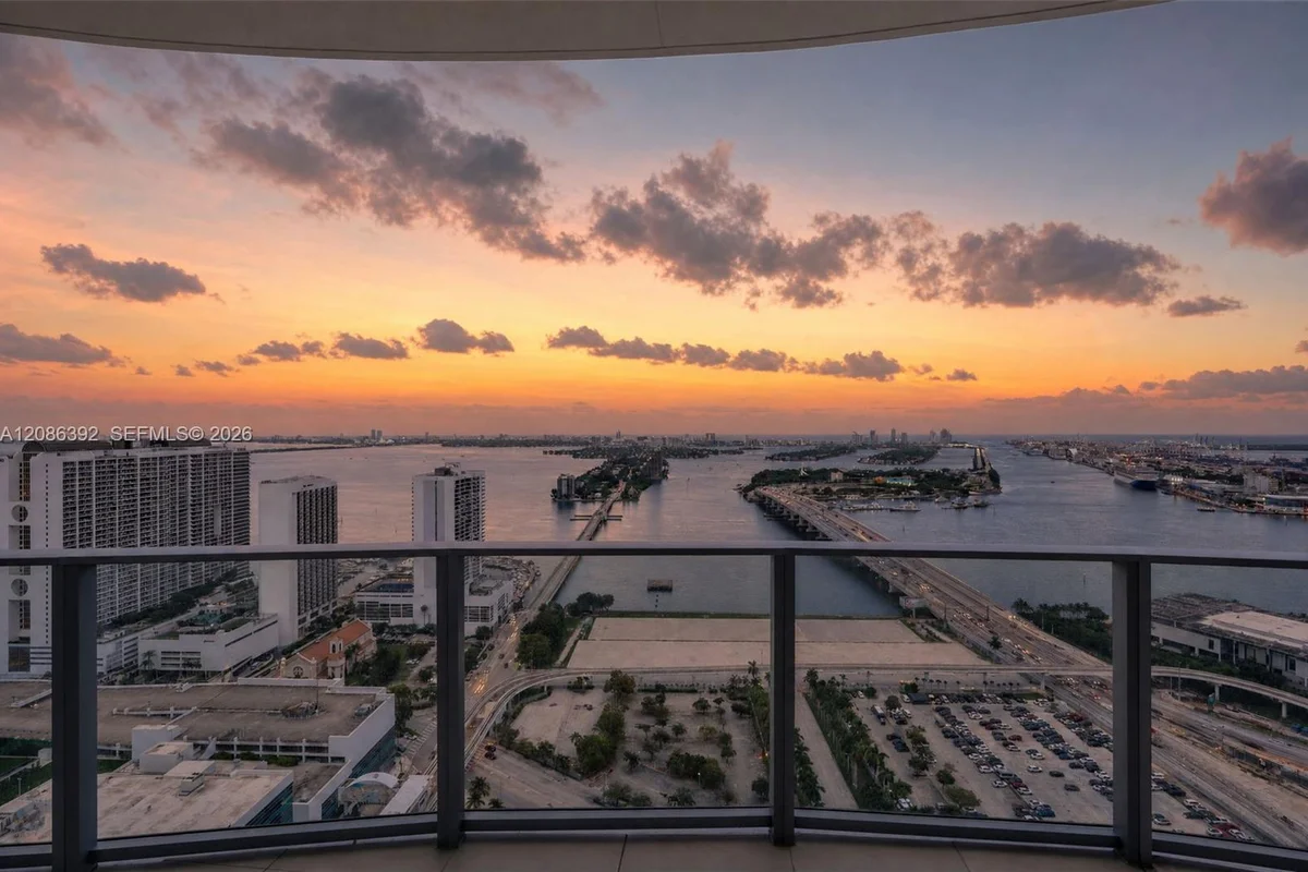 1400 Biscayne Blvd #3705, Miami: photo 1 of 48