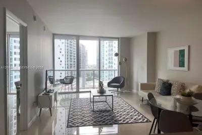 485 Brickell Ave #1707, Miami: photo 1 of 10